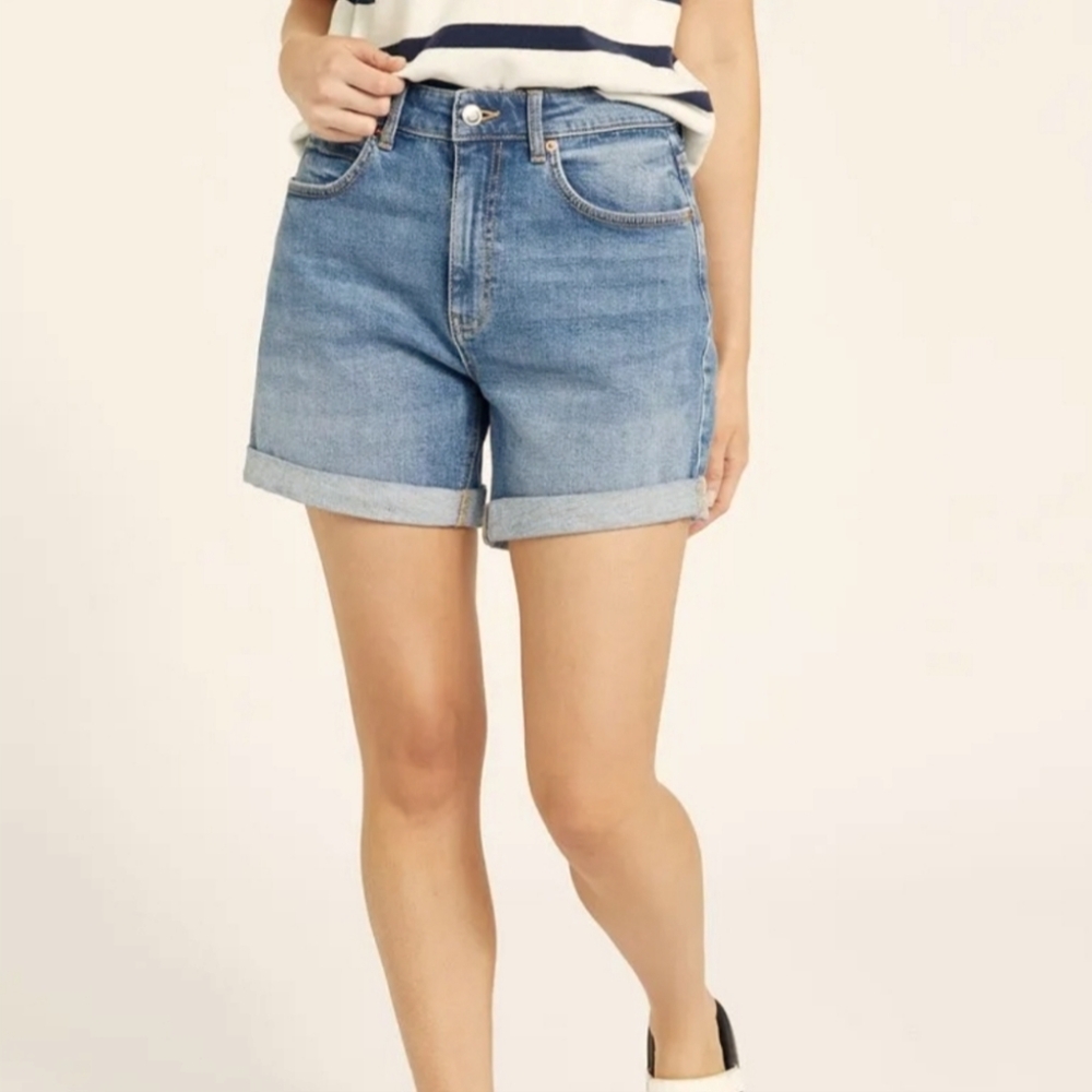 Nwt HIDDEN: SOFIE High Rise Mom Short